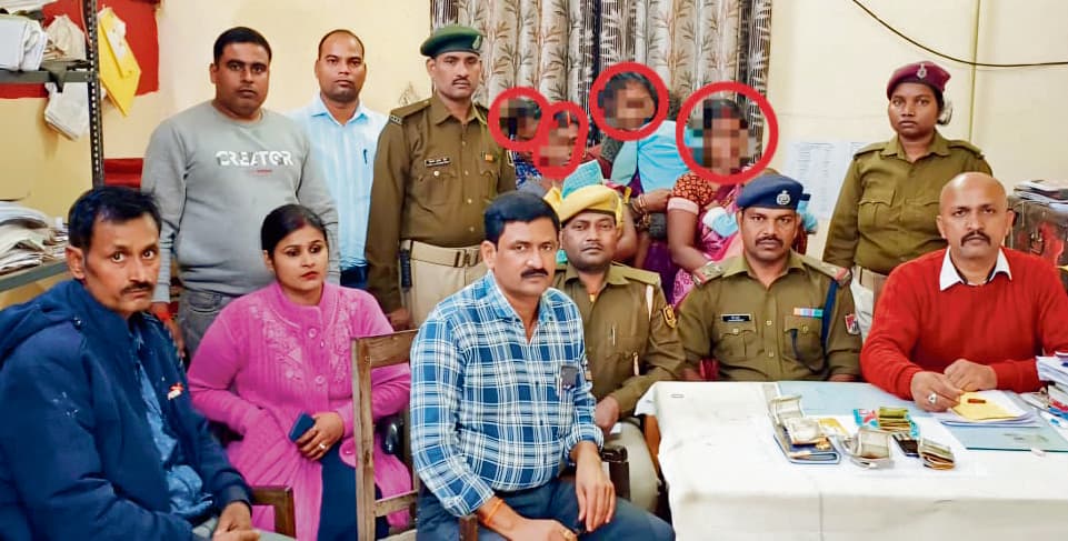 Chhapra News : ट्रेन में चोरी करने वाले गिरोह की चार महिलाएं गिरफ्तार