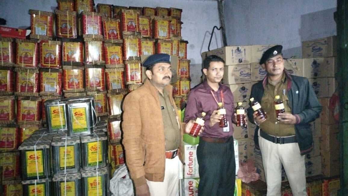 ब्रांडेड कंपनी से मिलता एक करोड़ का खाद्य तेल और रिफाइन जब्त