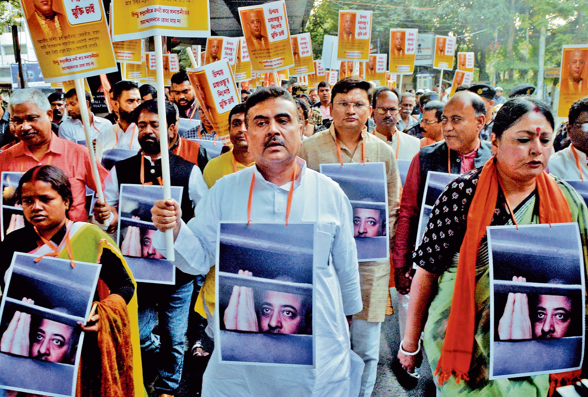बांग्लादेशियों को वीजा जारी करना बंद करे सरकार : शुभेंदु