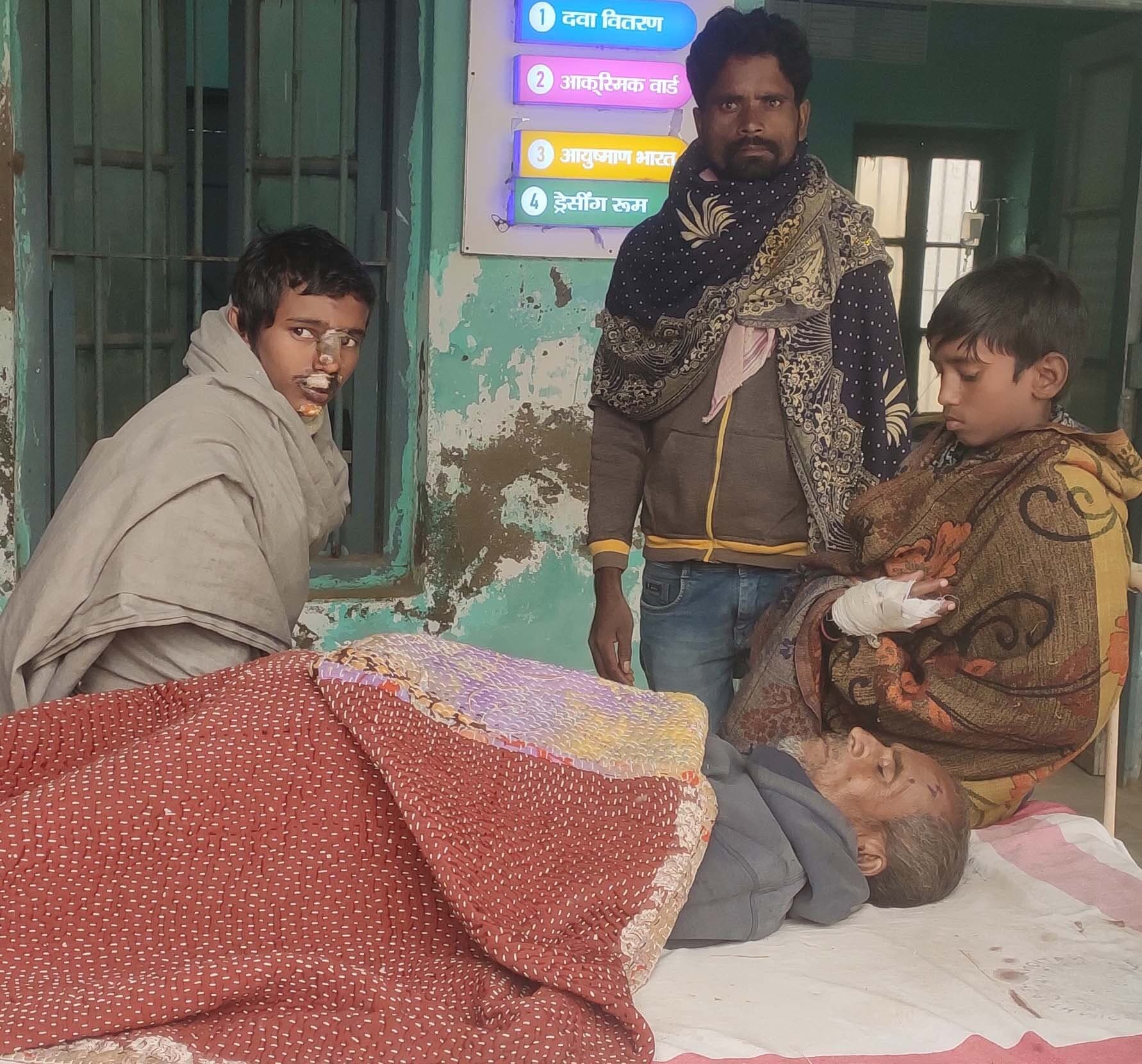 छप्पन मोड़ पर ऑटो पलटने से बुजुर्ग की मौत, पुत्र समेत दो घायल