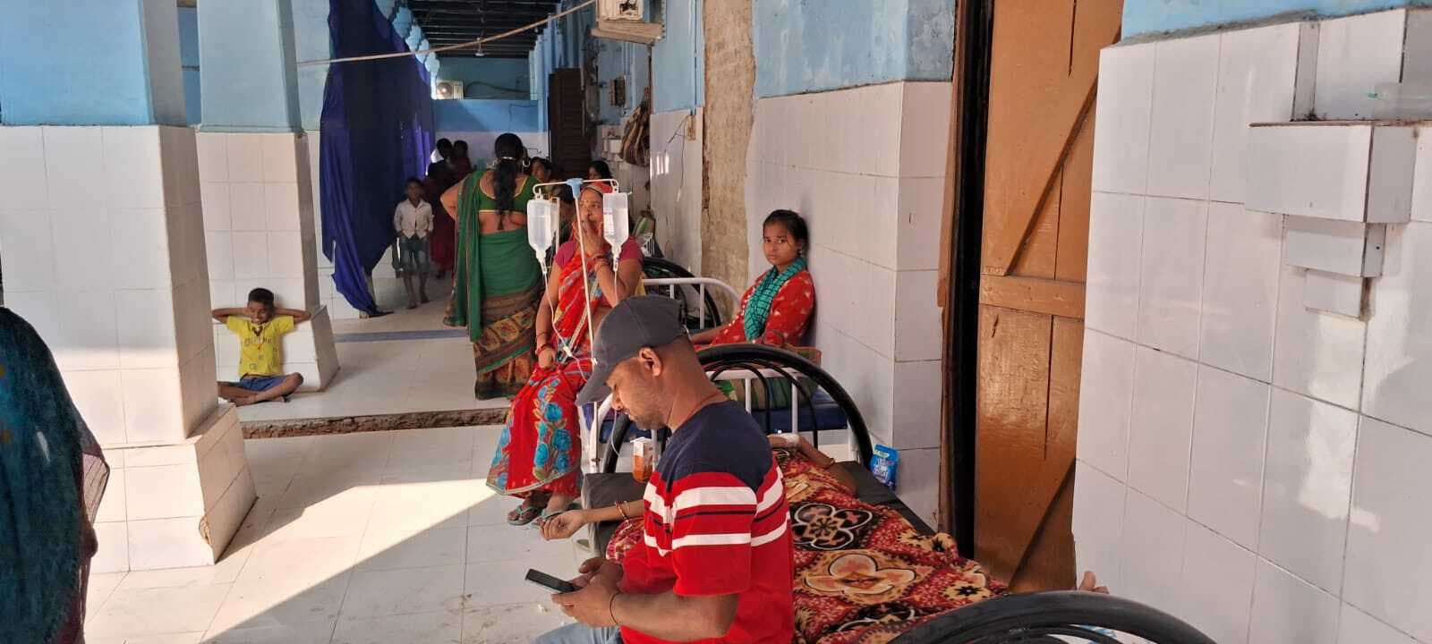 बढ़ने लगी ठंड, अस्पताल में वार्डों की कमी ने बढ़ायी मरीजों की परेशानी