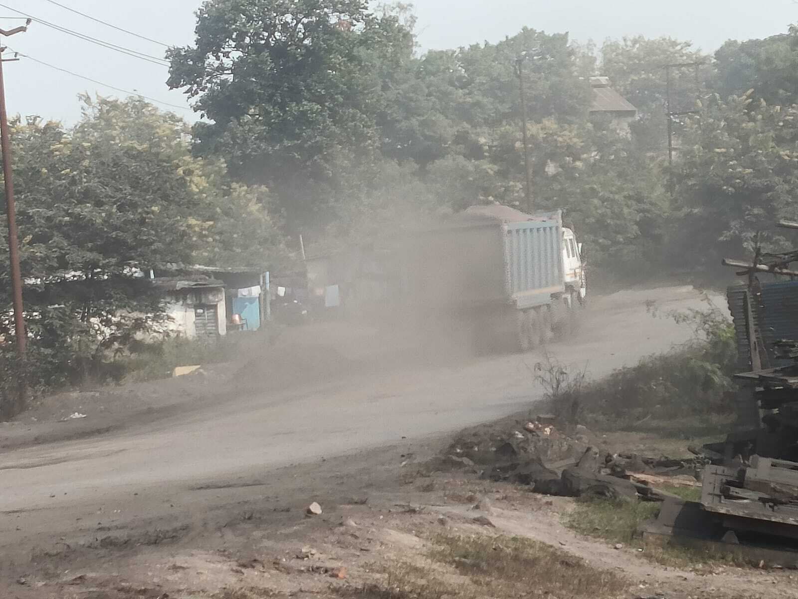 दमघोंटू हवा : एक्यूआइ फिर 300 पार पहुंचा, बढ़ रहा प्रदूषण