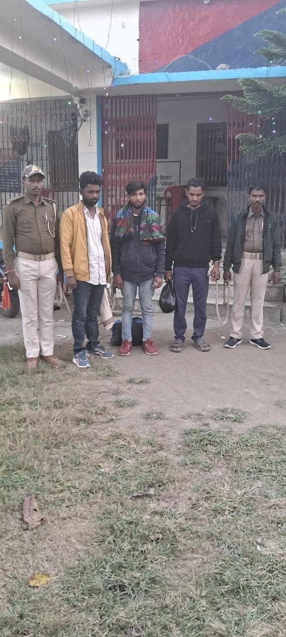 अपराध की साजिश रच रहे तीन अपराधी गिरफ्तार
