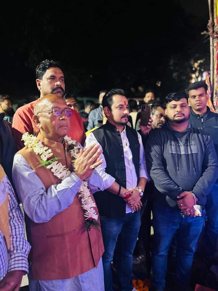 Jamshedpur news. सरयू राय का शहर में कई स्थानों पर अभिनंदन, लड्डू वितरण