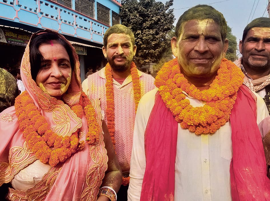 Chhapra News : मढ़ौरा में पांच नये चेहरे बने पैक्स अध्यक्ष, बाकी पुराने जीते