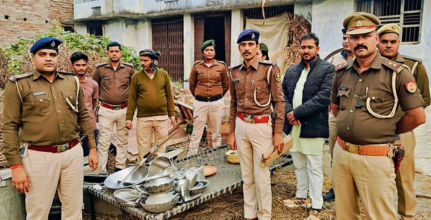 Gopalganj News : यूपी-बिहार के 133 अपराधियों पर पुलिस ने घोषित किया था इनाम, सरेंडर नहीं करने पर हो रही कुर्की-जब्ती