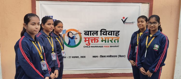 करके पीले हाथ उऋण हैं, समझो यह नादानी है...