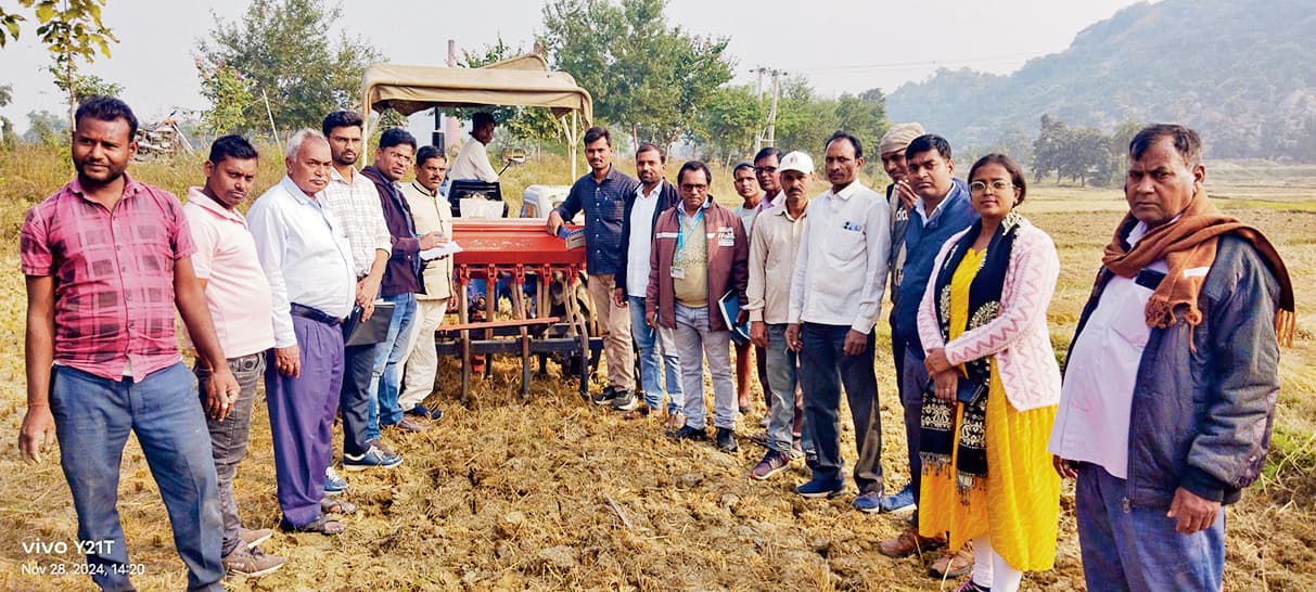 Gaya News : वैज्ञानिक विधि से मसूर की हुई बुआई, कृषि विभाग के अधिकारी रहे मौजूद