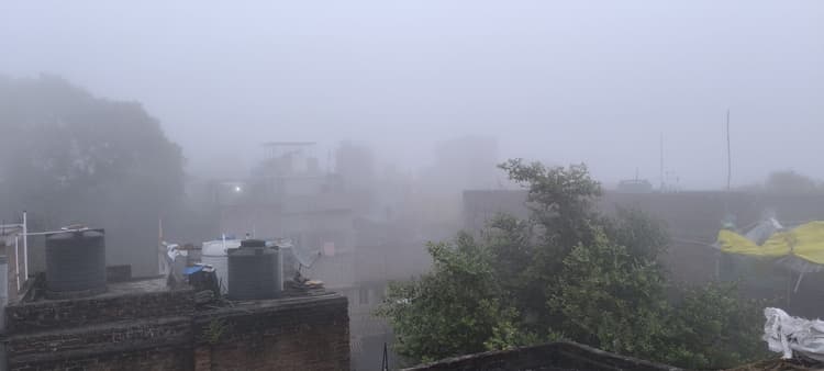Giridih News :ठंड बढ़ी, चौक-चौराहों पर अलाव की व्यवस्था की मांग