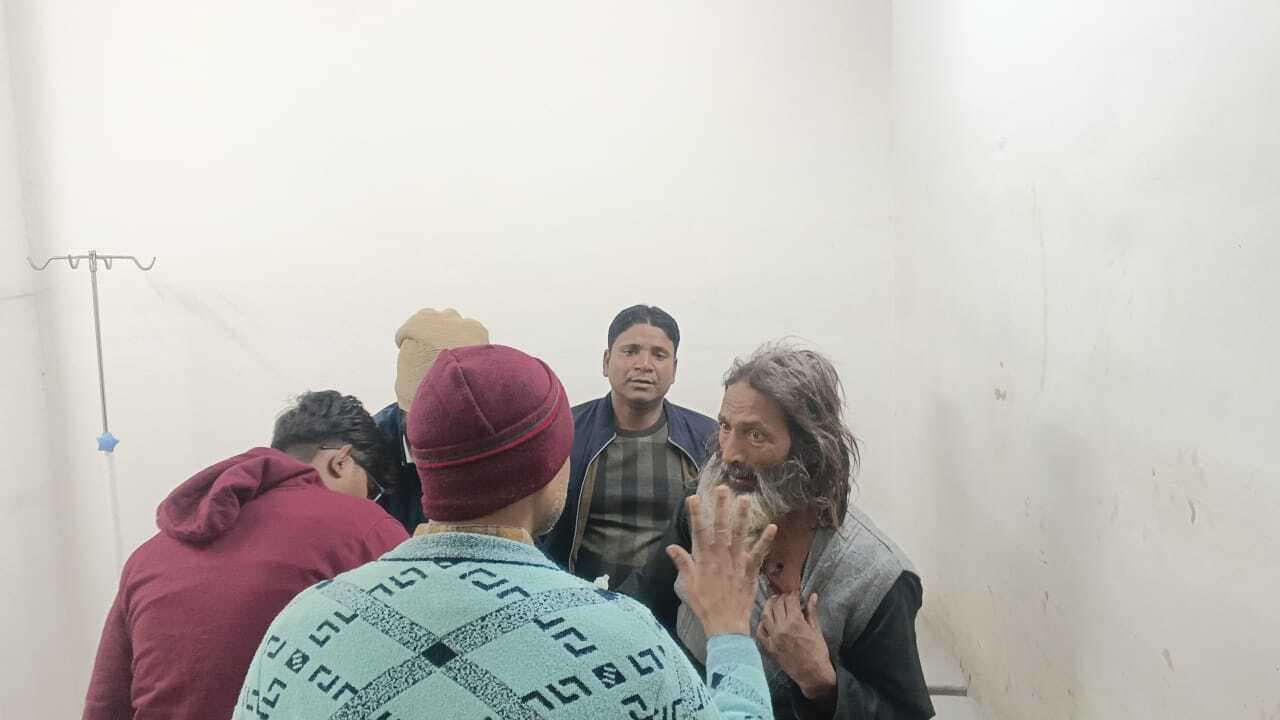 अपराधियों ने गोली मारकर बुजुर्ग को किया घायल