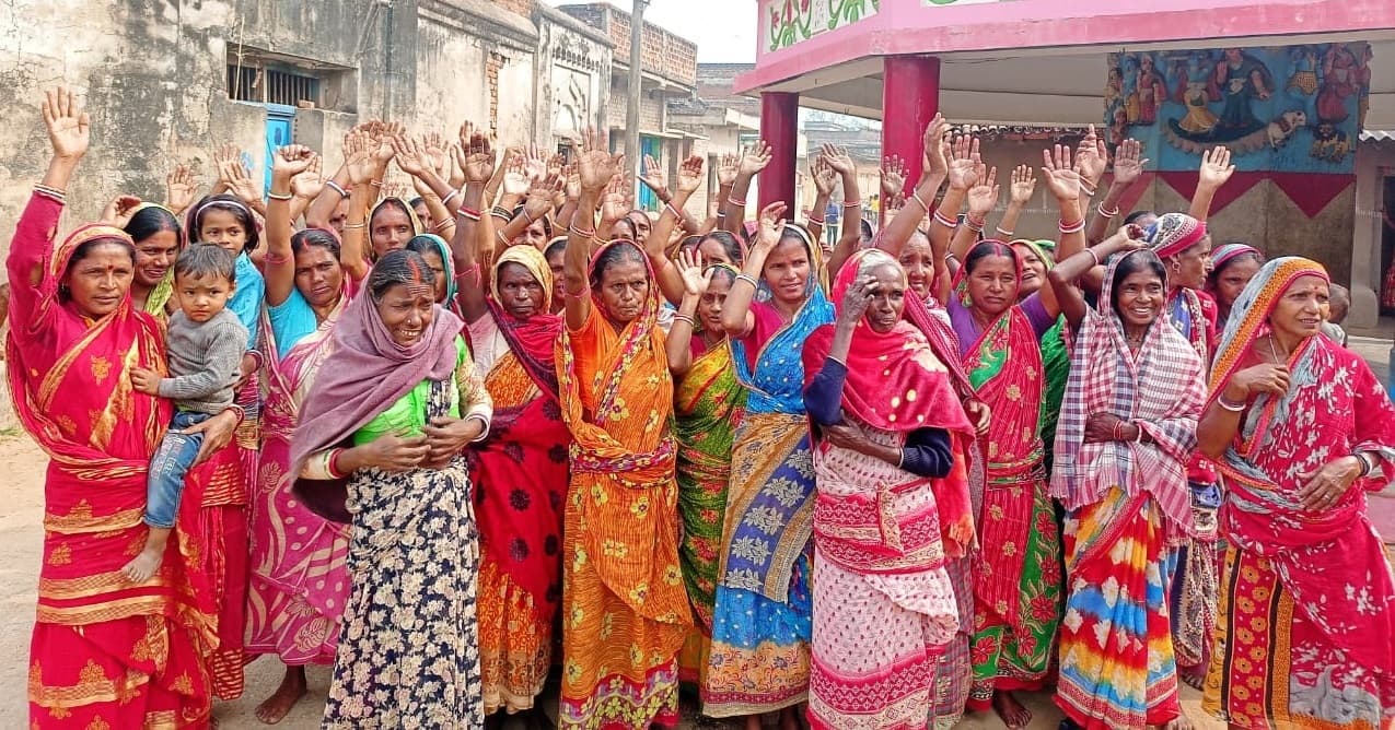 BOKARO NEWS: ग्वालाडीह गांव की महिलाओं ने चलाया नशा मुक्ति अभियान