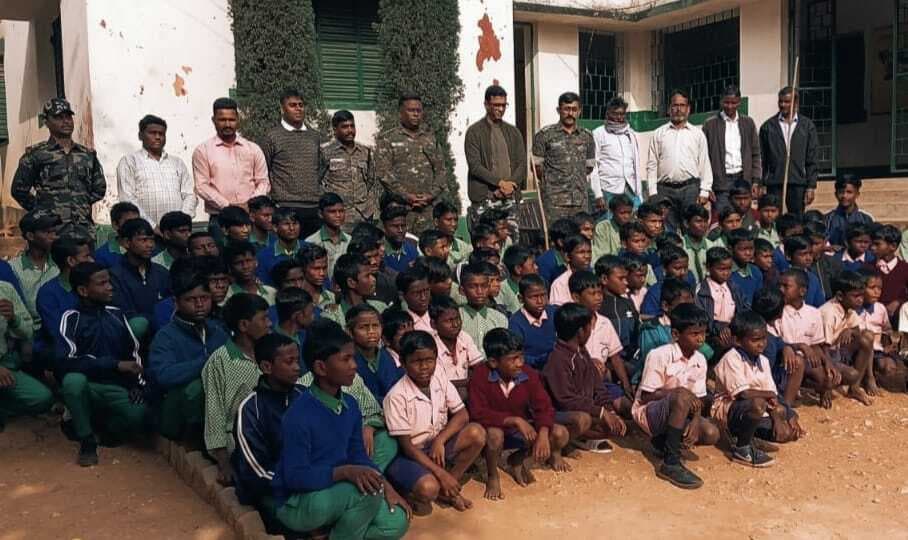 East Singhbhum : दिसंबर में लखाइडीह के बच्चों को जमशेदपुर का करायेंगे भ्रमण : एसएसपी