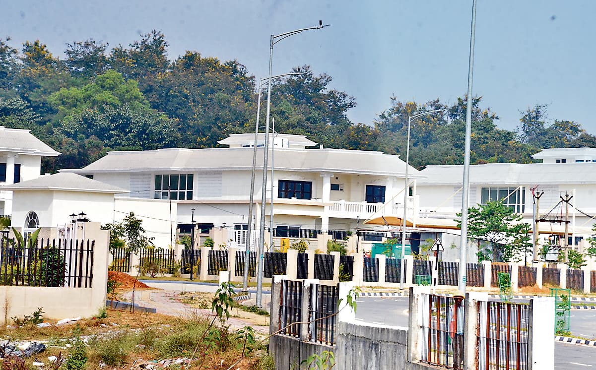 city news : नये मंत्रियों के इंतजार में हैं स्मार्ट सिटी में बने शानदार बंगले