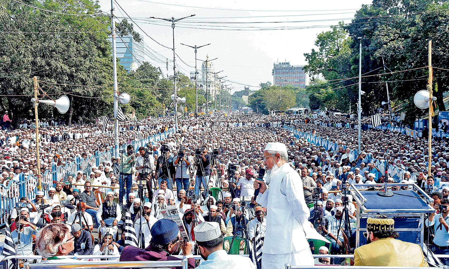 आग से खेलना बंद करे केंद्र सरकार : सिद्दिकुल्ला