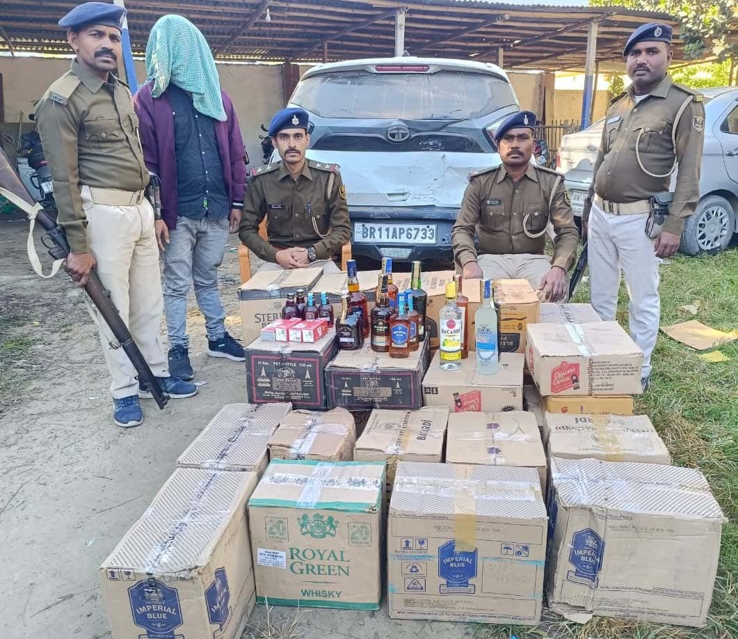 वाहन से 264 लीटर शराब जब्त, तस्कर गिरफ्तार