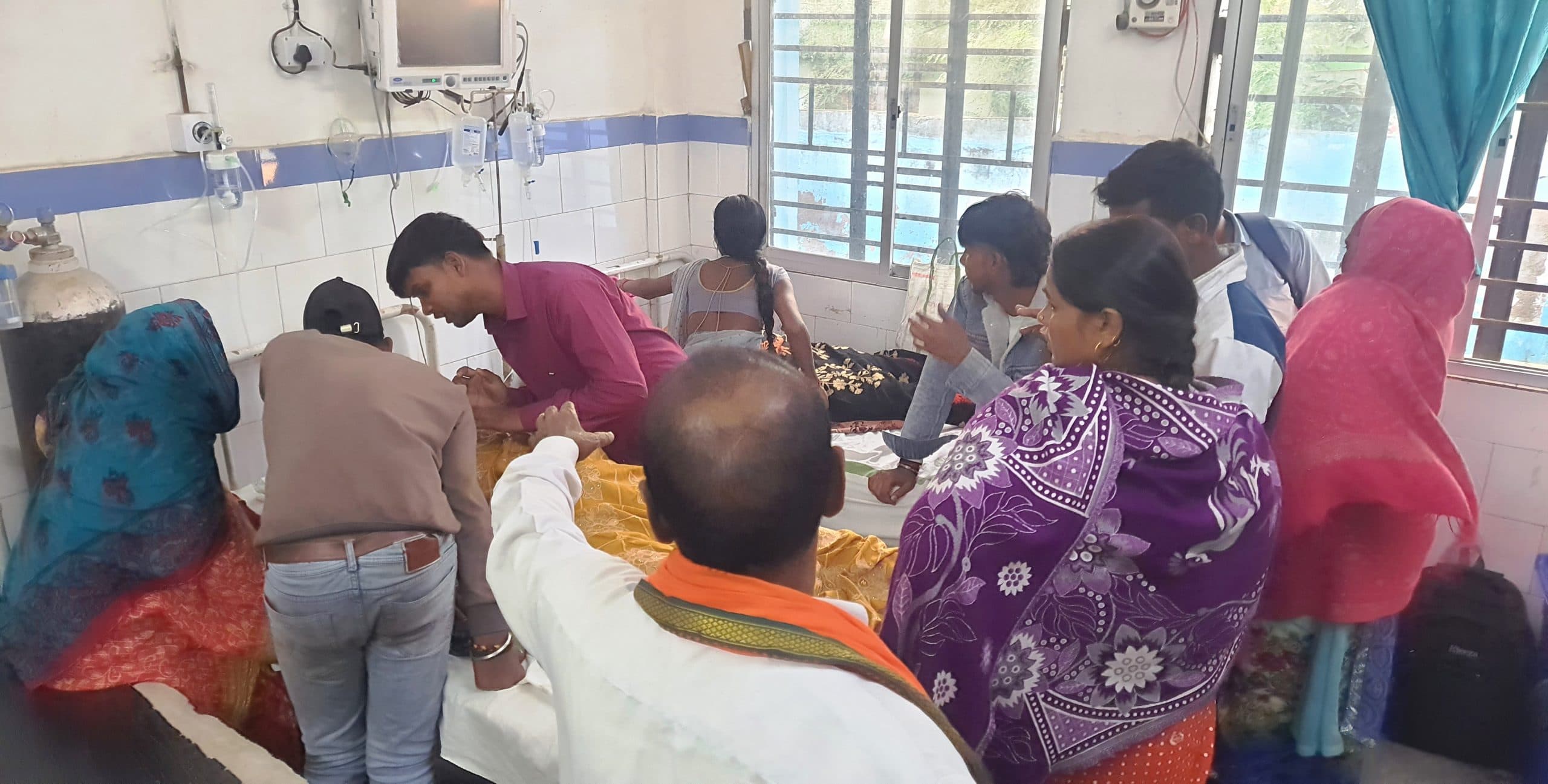 Aurangabad News : दो वाहनों की टक्कर में चार घायल