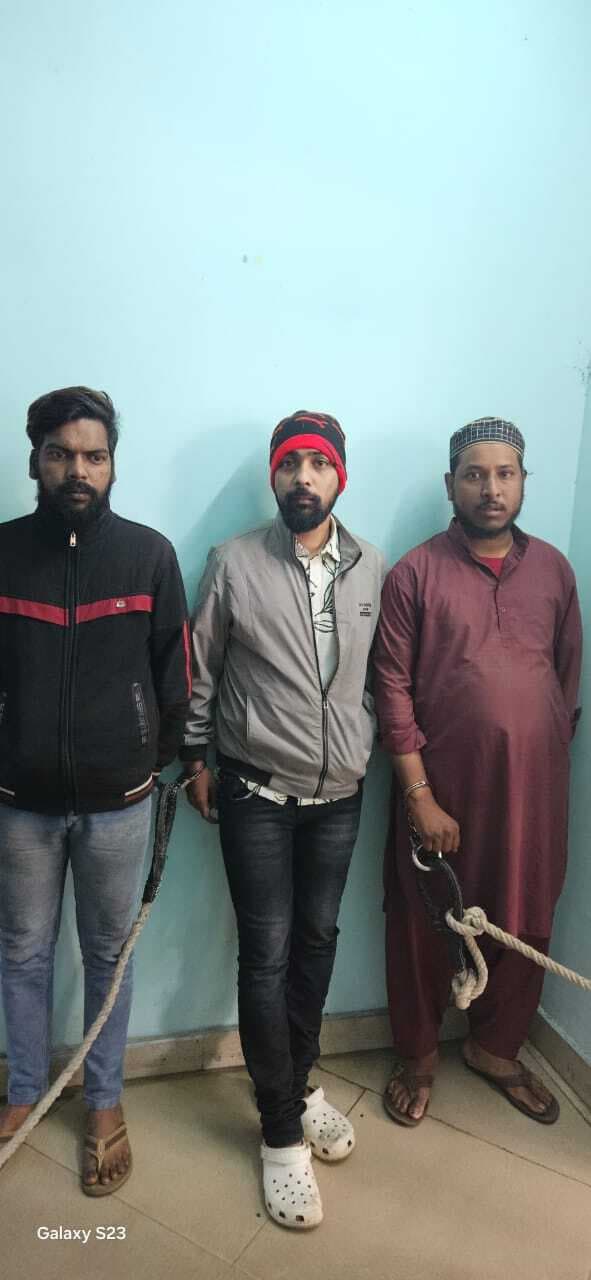 लोगों के कागजात पर सिम कार्ड जारी कर दुकानदार आपराधिक गिरोह को बेचता था