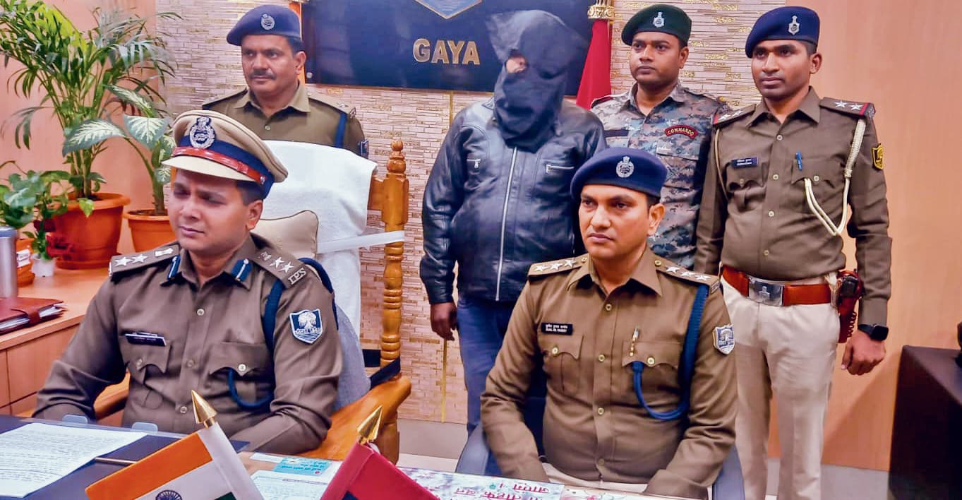 Gaya News : कुंदन हत्याकांड में फरार आरोपित कारू नवादा के नरहट से गिरफ्तार