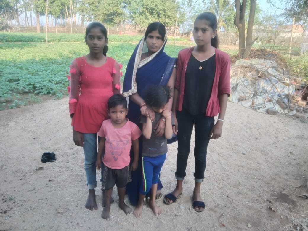 Giridih News :सरकारी कुएं से पानी लेने से मना करने की शिकायत