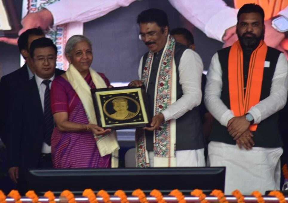 तीन साल में दुनिया की तीसरी आर्थिक शक्ति बनेगा भारत, महिला के हाथों में होगा नेतृत्व: सीतारमण