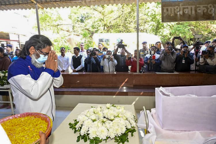 Ranchi Birsa Munda News : बिरसा मुंडा के वंशज मंगल मुंडा का निधन, सीएम ने दी श्रद्धांजलि