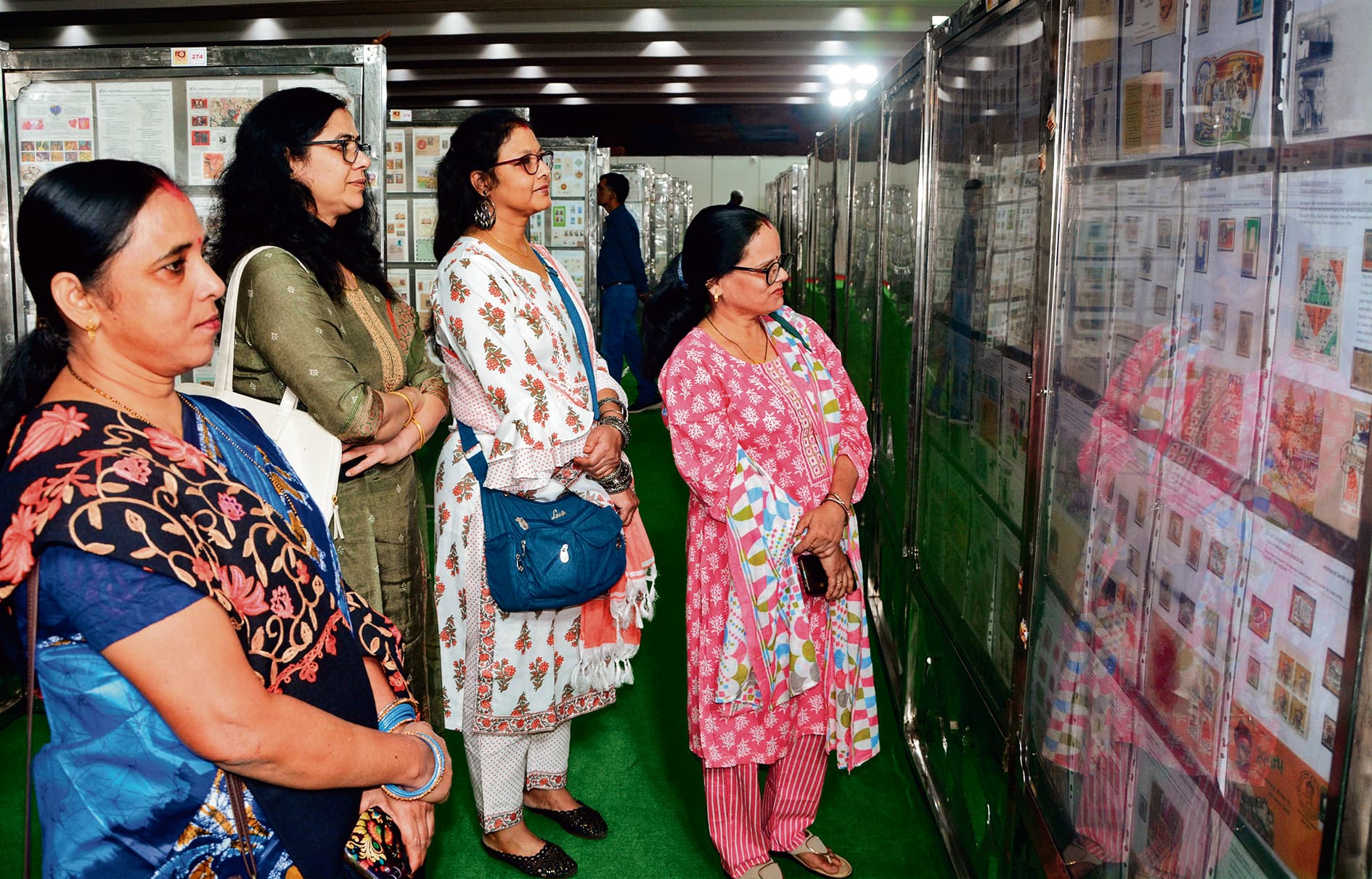 दुर्लभ डाक टिकटों में इतिहास की झलक