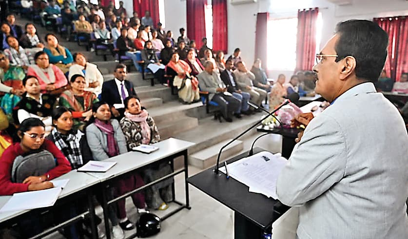 RU News : अनुसंधान नवाचार और प्रगति की रीढ़ है: कुलपति