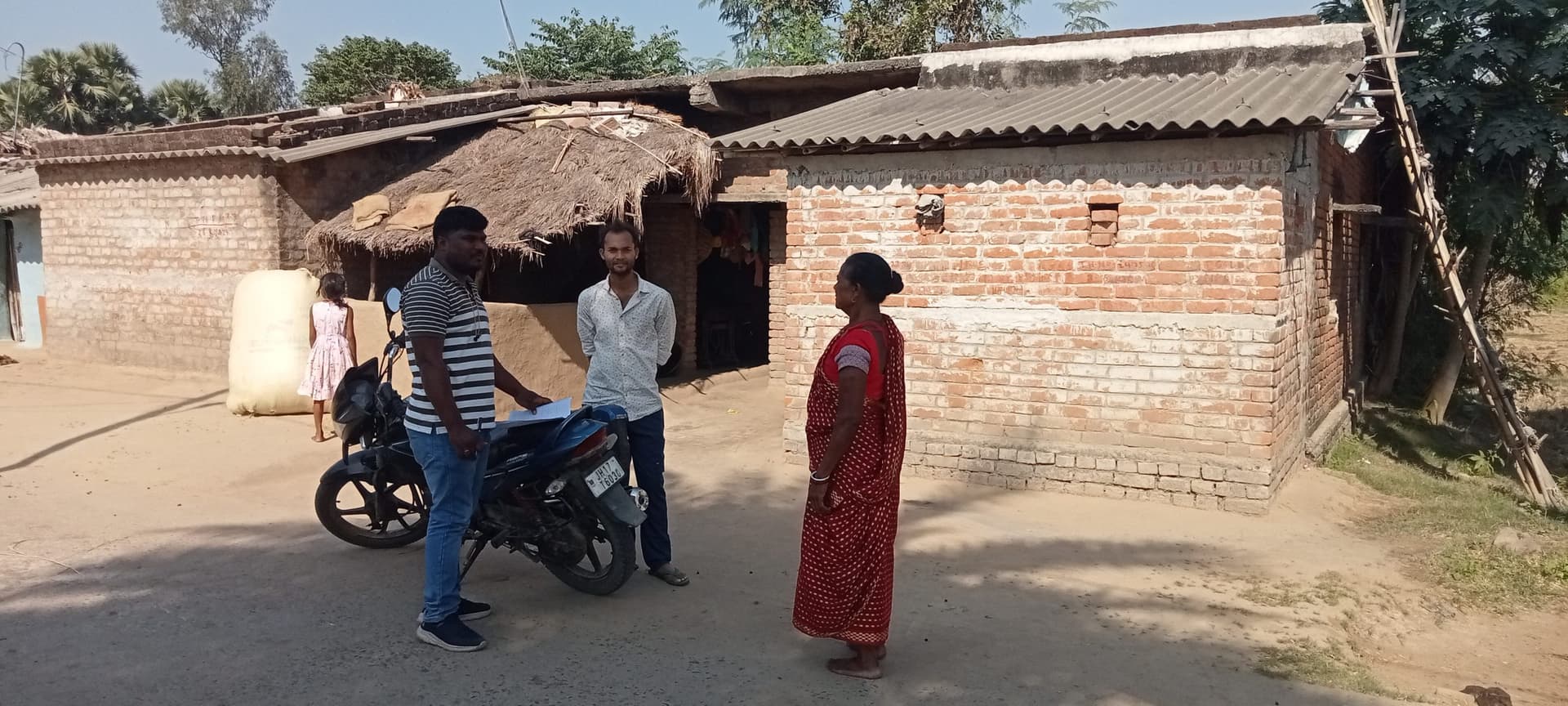 एक सप्ताह में पीएम आवास पूरा नहीं करने वालों पर होगी प्राथमिकी