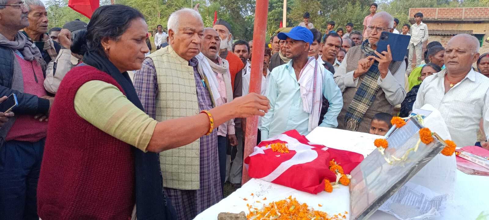 Gaya News : आंदोलन तेज करने से ही जमीन मिलेगी : ललन चौधरी