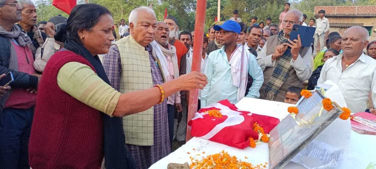 Gaya News : आंदोलन तेज करने से ही जमीन मिलेगी : ललन चौधरी