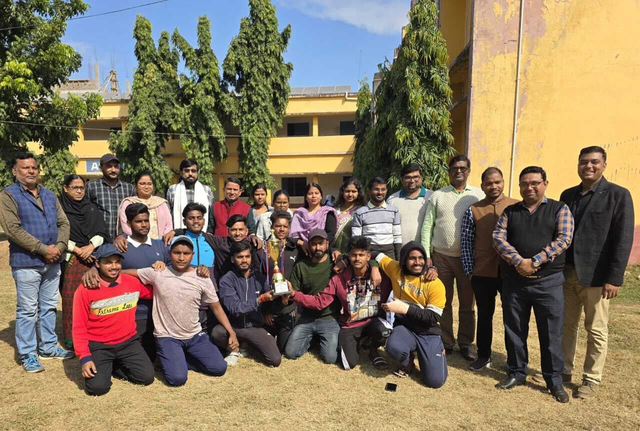 इंटर कॉलेज क्रिकेट टूर्नामेंट में मधुपुर कॉलेज की टीम बनी उप विजेता