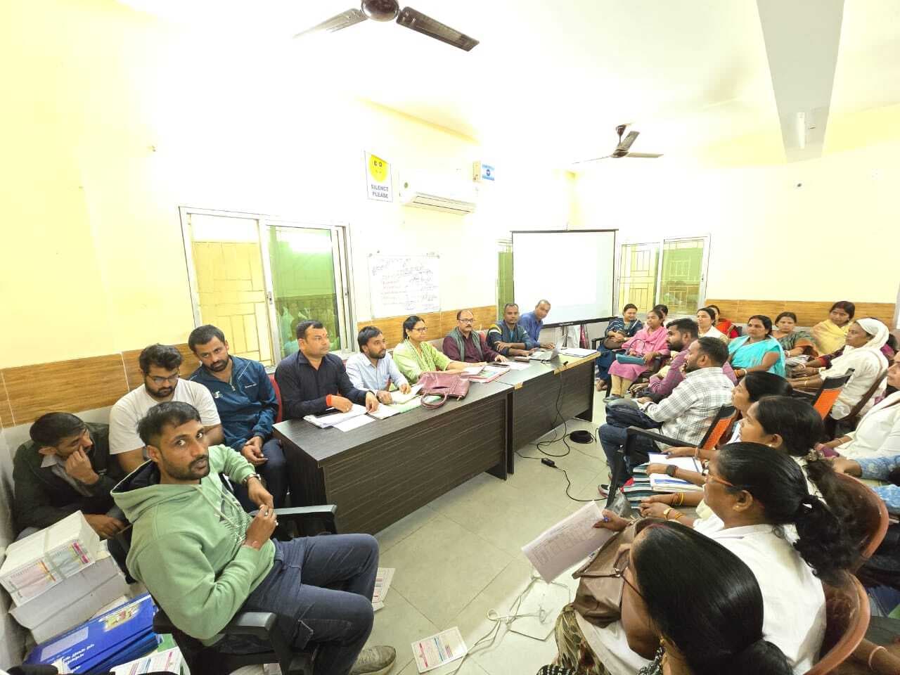 गैर संचारी रोग पदाधिकारी ने की बैठक में स्क्रिनिंग व रोकथाम की प्रगति की समीक्षा