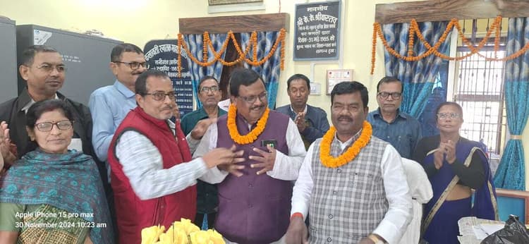 महाविद्यालय में विधायक को किया सम्मानित