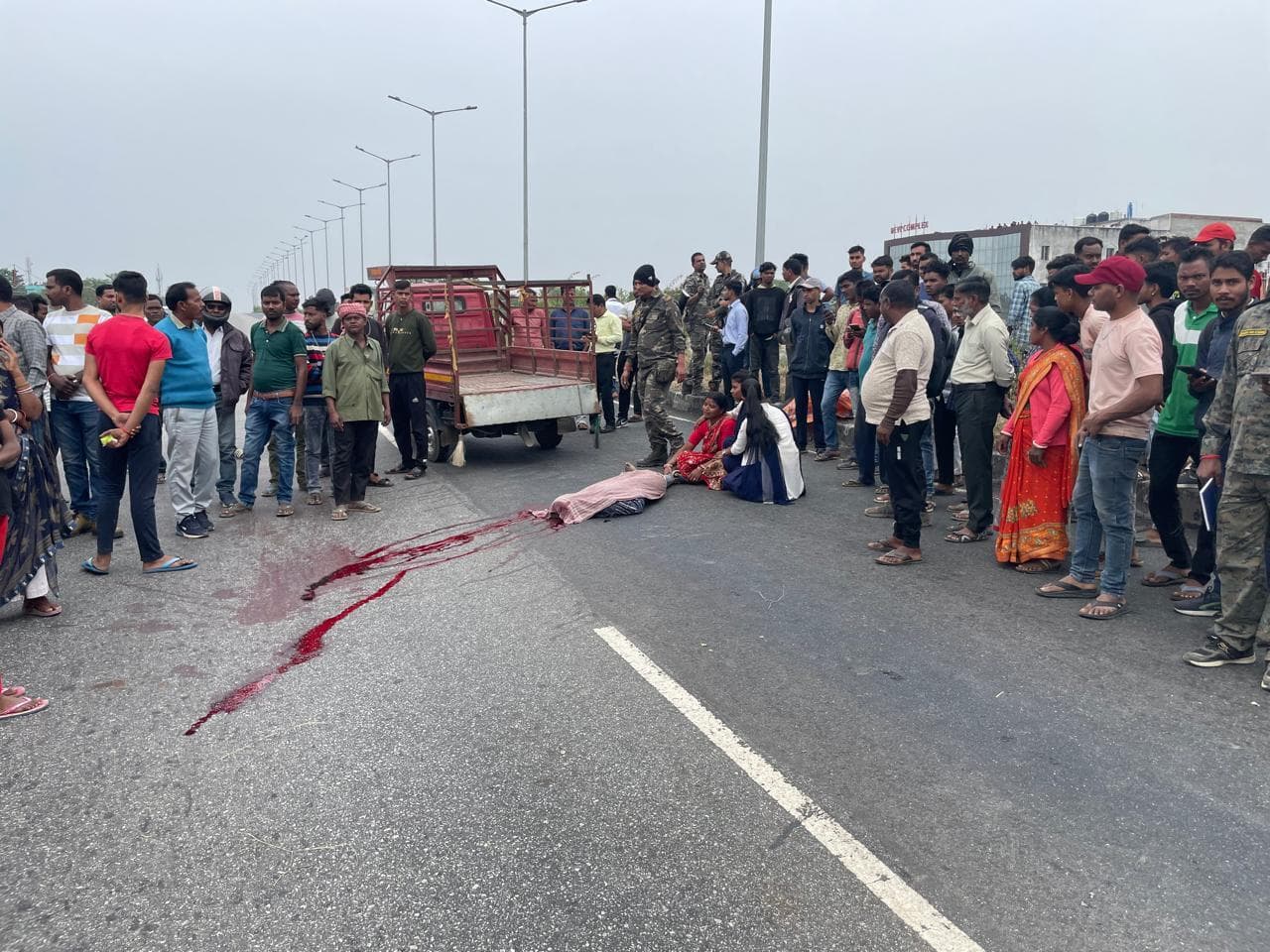 सड़क हादसे में युवक  की मौत