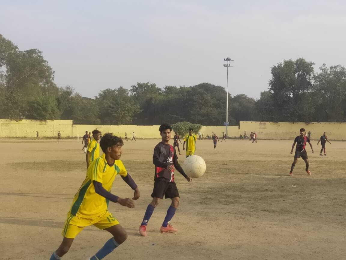 जिला फुटबॉल लीग : नाइट इलेवन ने 2-0 से जीत दर्ज कर सेमीफाइनल में किया प्रवेश