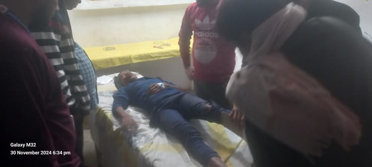 सड़क हादसे में एक युवक की मौत, दूसरा गंभीर घायल, रेफर