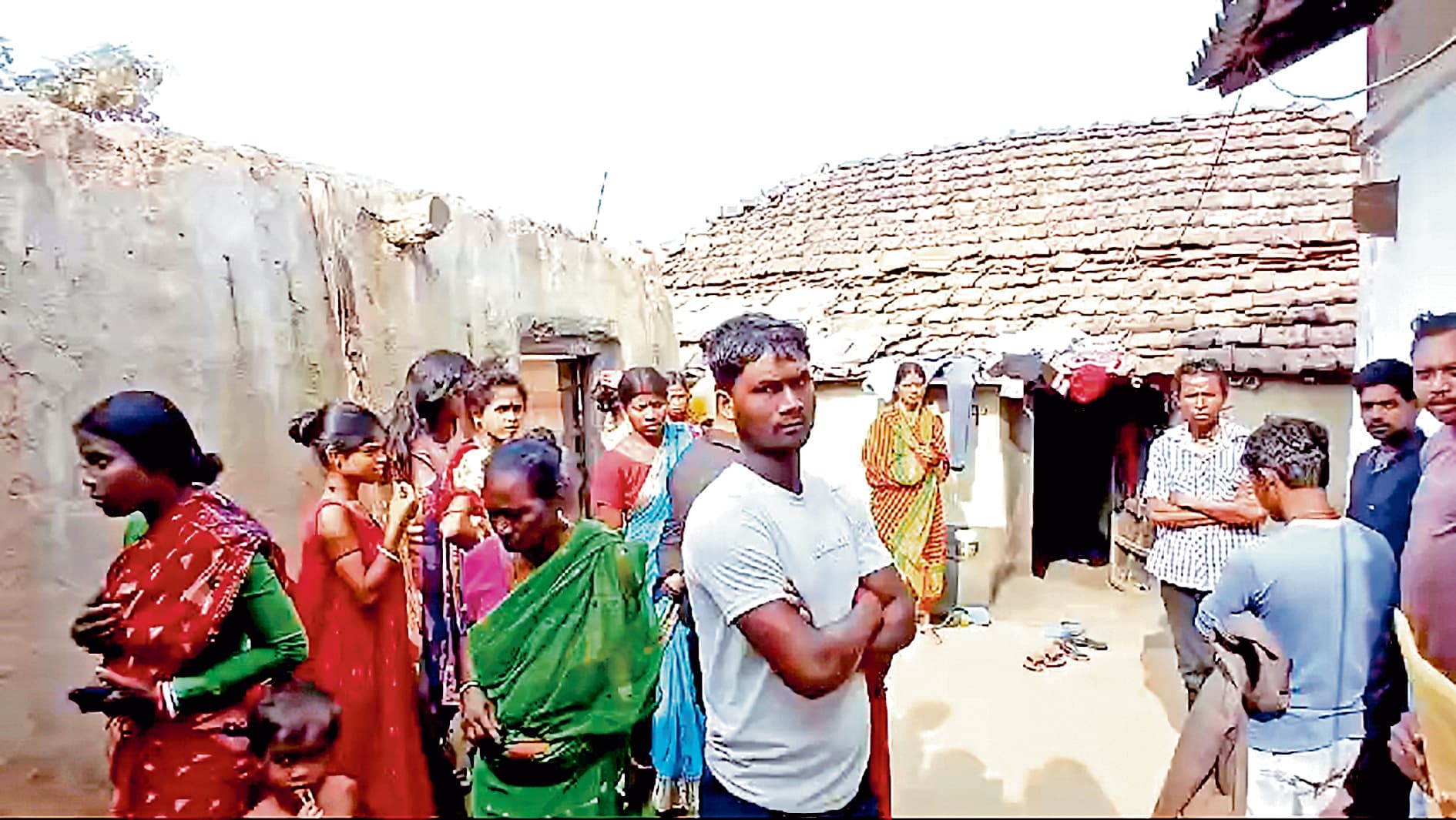 तीन गांव के एक का भी नाम आवास योजना में नहीं