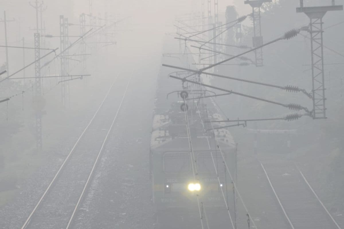 Jharkhand Weather: झारखंड में आज कैसा रहेगा मौसम, कोहरे का कहर कब तक रहेगा जारी?