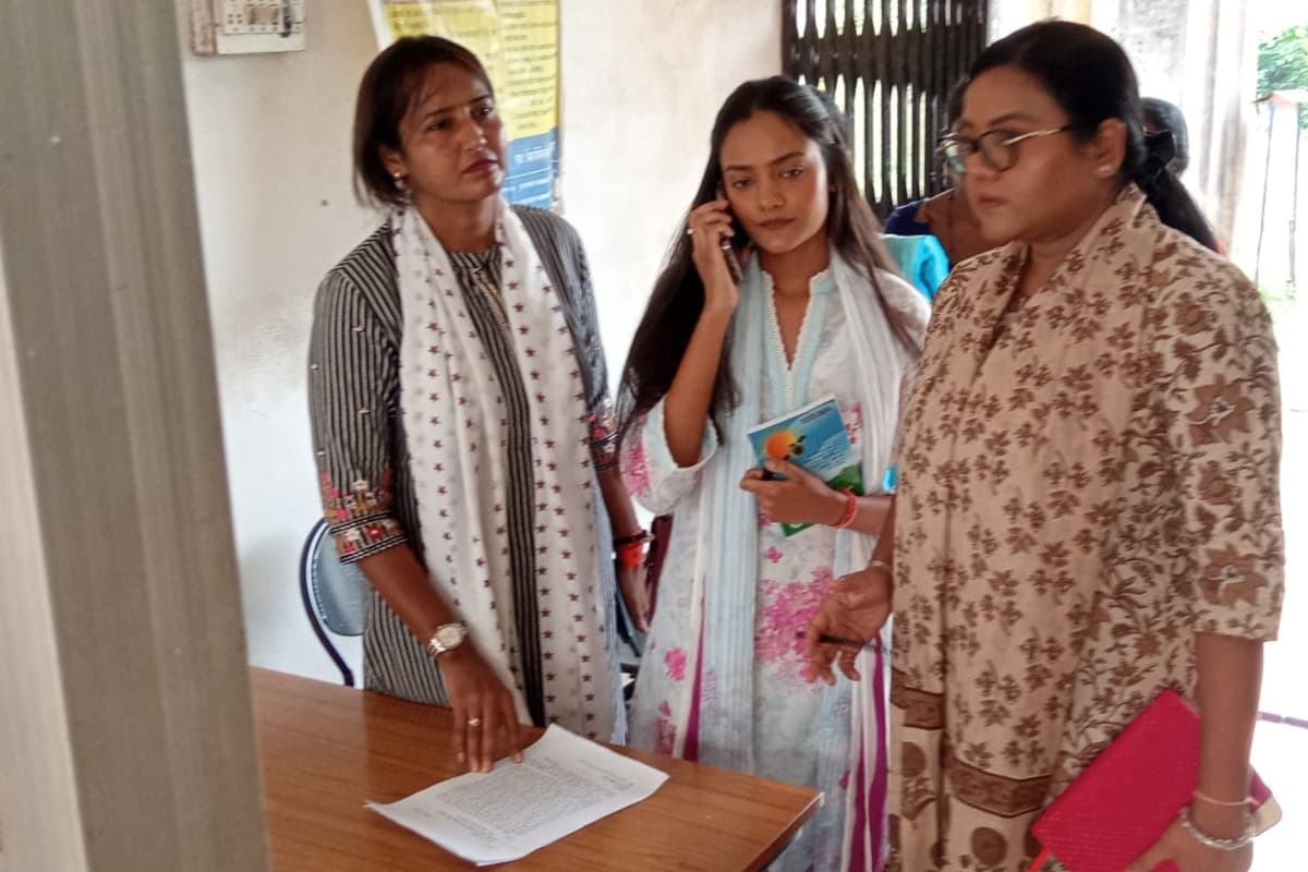 Jharkhand Politics: जयश्री सोरेन ने इरफान अंसारी के खिलाफ एससी-एसटी थाने में दिया आवेदन, कड़ी कार्रवाई की मांग