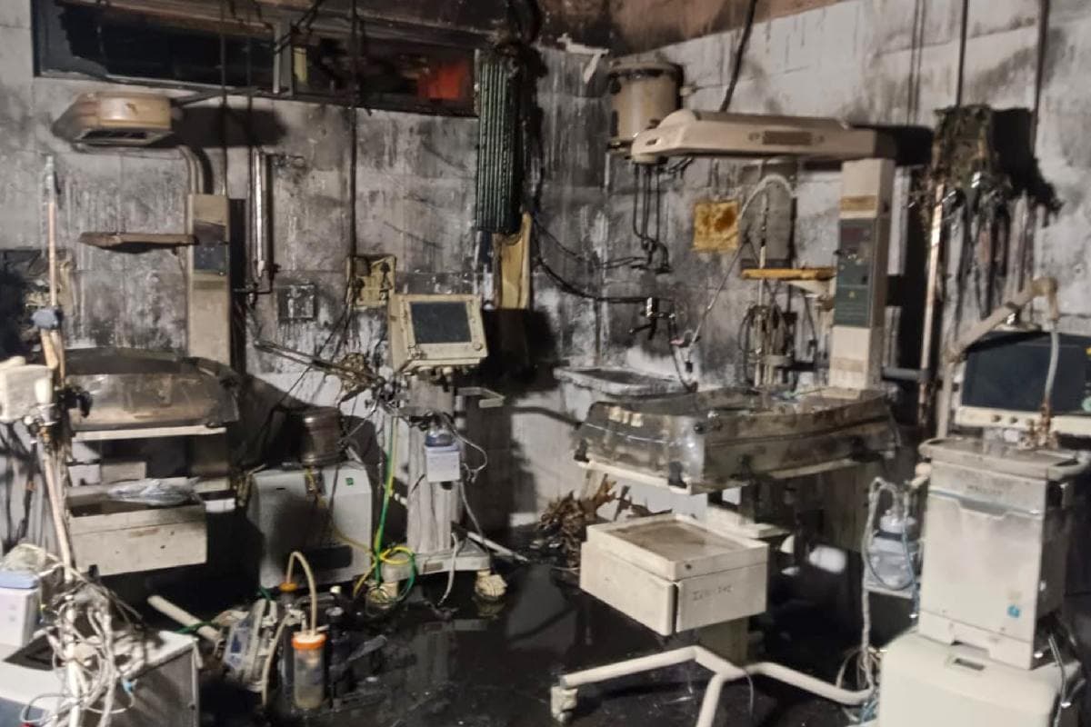 Jhansi Fire : NICU में क्षमता से ज्यादा बच्चे थे भर्ती, आग बुझाने में नर्स का पैर जल गया