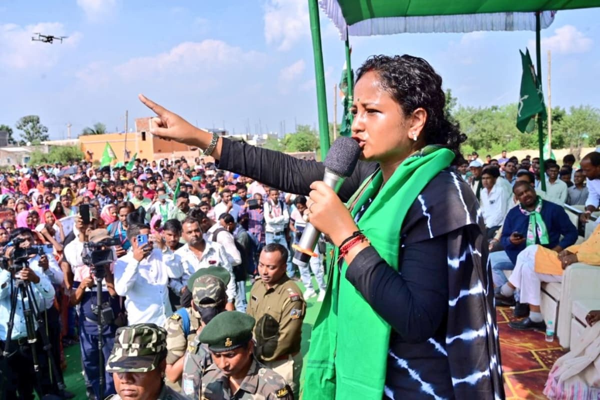 पोटका में कल्पना सोरेन की दहाड़, बोलीं-बीजेपी नेताओं में नहीं है हिम्मत, बहरूपिया करार दिया