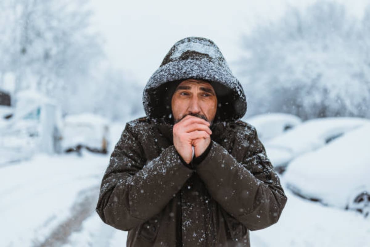 Winter Tips: अब आपका कुछ नहीं बिगाड़ पाएंगी सर्दियां, इन चीजों के सेवन से गर्म रखें अपना शरीर