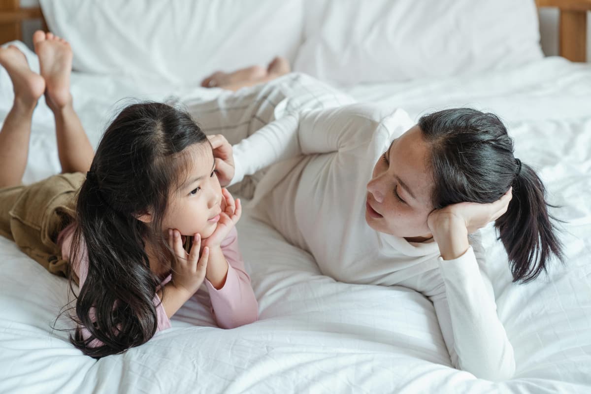 Parenting Tips: अपने बच्चों से रोज जरूर पूछे ये 5 सवाल, घटेंगी दूरियां मजबूत होगा रिश्ता