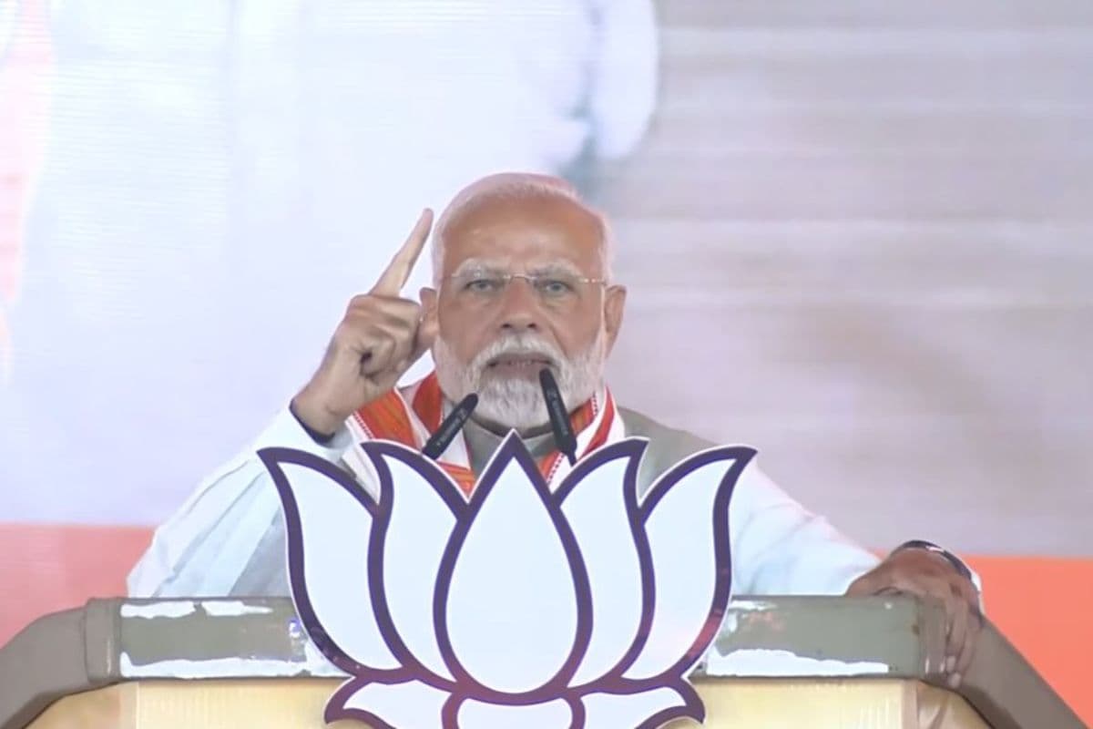 PM Modi Jharkhand Visit: JMM, कांग्रेस और RJD ने संकट में डाला झारखंड का अस्तित्व, चाईबासा में गरजे पीएम मोदी