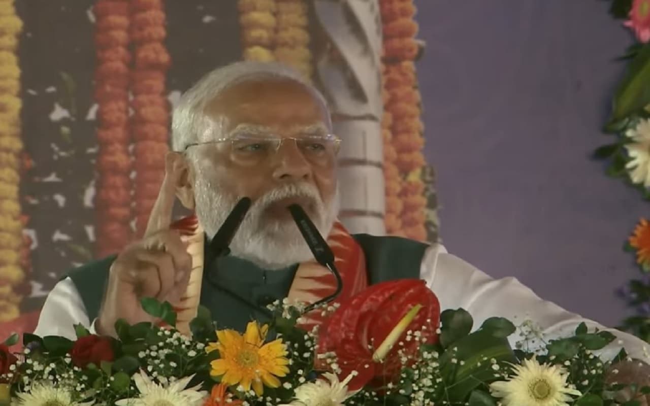 'आदिवासी समाज के योगदान को मिटाने की हुई कोशिश…' जानिए बिहार के जमुई में क्या कुछ बोले पीएम मोदी