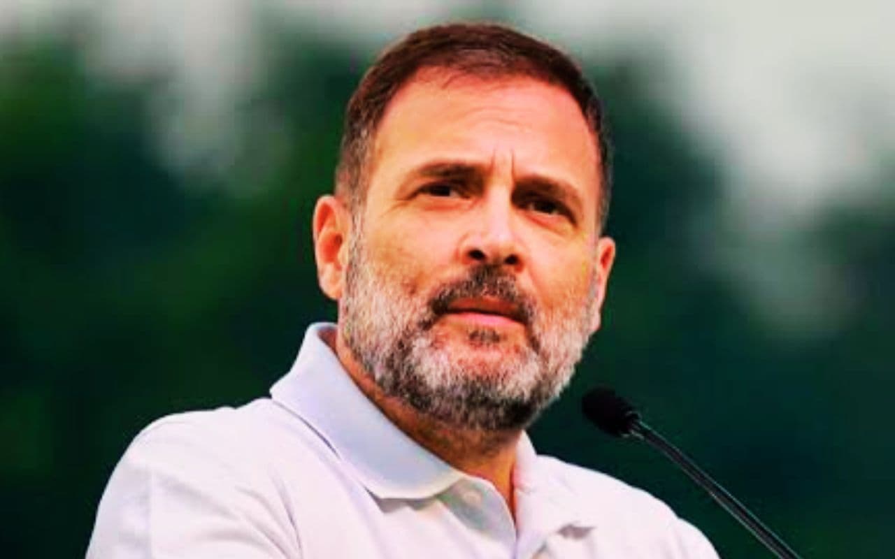 Constitution Day: विपक्ष की ओर से की जा रही है राहुल गांधी के संबोधन की मांग