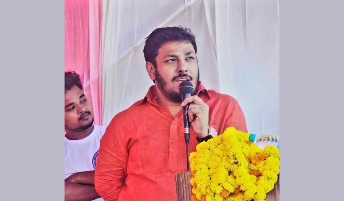 चिराग की पार्टी लोजपा (रा.) को बड़ा झटका, प्रदेश उपाध्यक्ष राकेश रौशन ने दिया इस्तीफा