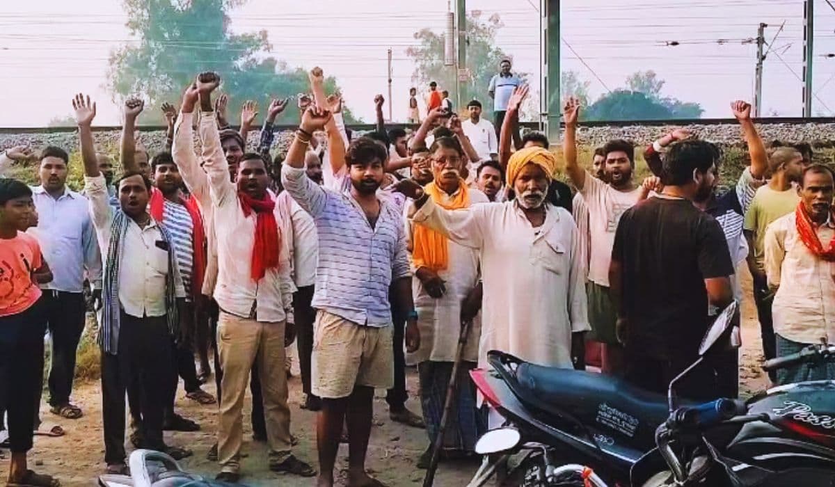 Bihar Bypoll 2024: तरारी में वोटिंग को लेकर हिंसक झड़प, 6 घायल, रामगढ़ में ग्रामीणों ने किया वोट का बहिष्कार