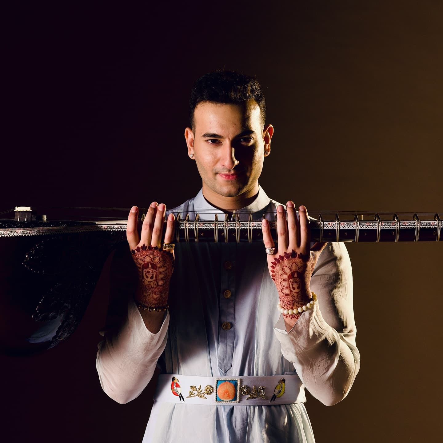 Sitar For Mental Health : सितार के तारों से मानसिक सेहत सुधारने की कोशिश में एक सितार वादक 