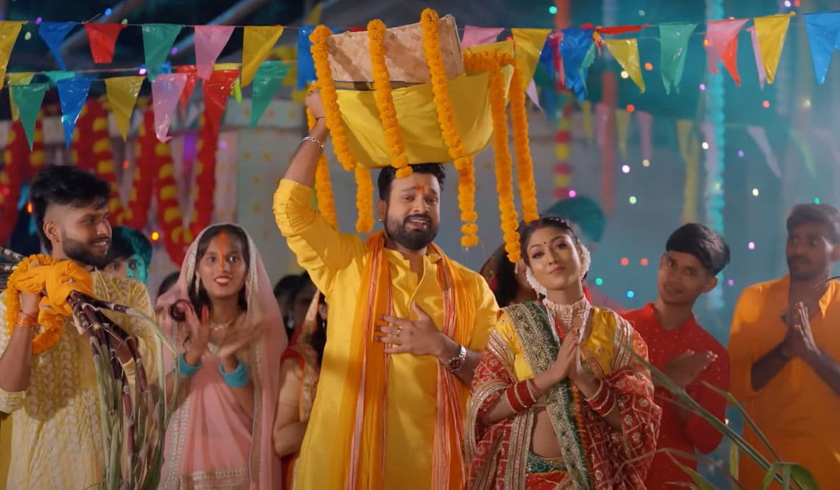 रितेश पांडेय और प्रियंका सिंह का यह गाना रिलीज होते ही हुआ वायरल, 'चलऽ छठी घाटे हो' को मिल रहा फैंस का प्यार